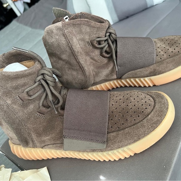 Adidas Yeezy Boost 750 Chocolate Size NWT - Main Image